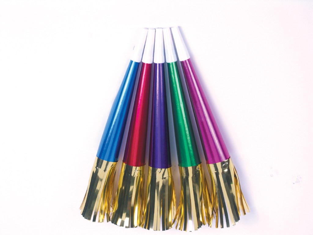 METALLIC FRINGED PARTY HORN